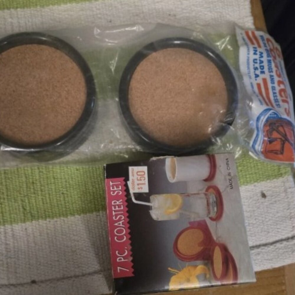 New 5 Thirsty Coasters Black USA 1989 560 +3 Blue W/ Stand